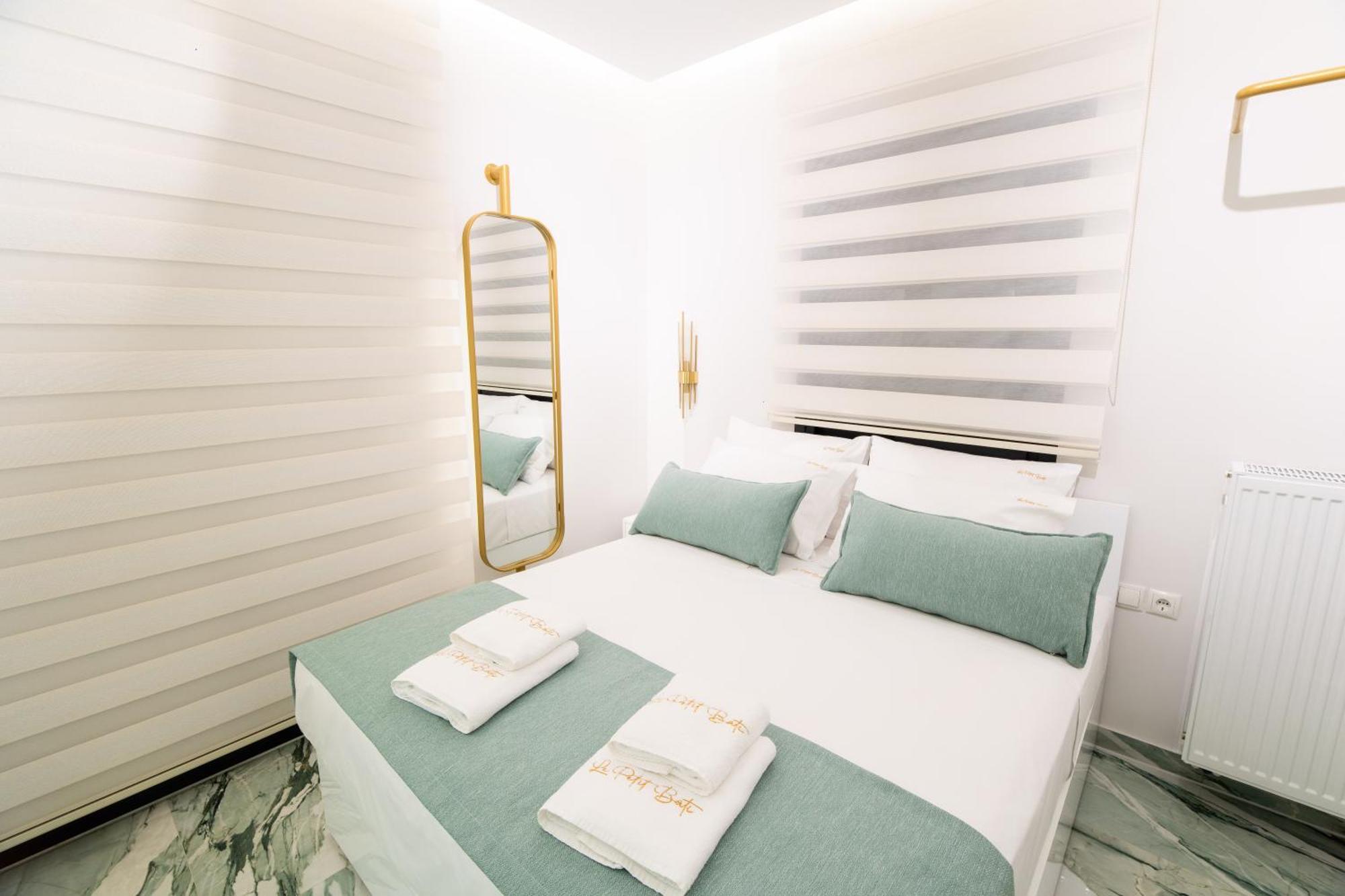 Luxury - Le Petit Bati Apartment Volos Exterior photo